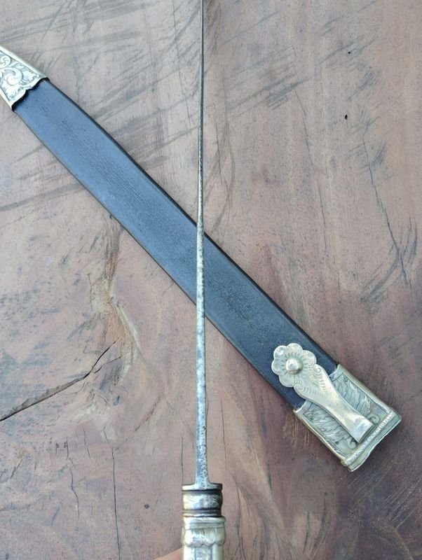Cuchillo de caza con características únicas - imagen 5