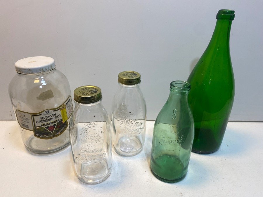 Lote de 5 Recipientes y Botellas de Vidrio Vintage: Conaprole, Damajuana y Frascos