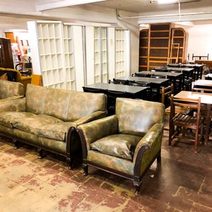 Sofá y Sillones Antiguos de Cuero Verde Estilo Clásico - imagen 1