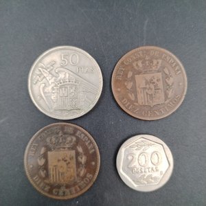 4 Monedas de España de Diferentes Épocas y Valores - imagen 3