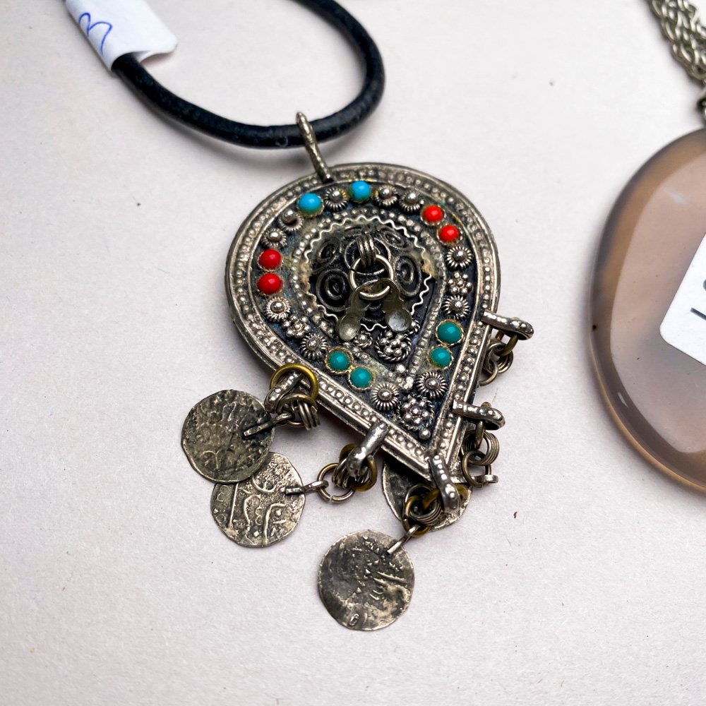 Collares de plata y piedra - imagen 2