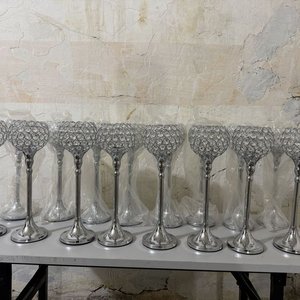 Lote anterior: Set de 10 Candelabros Decorativos con Cristales y Base Metálica