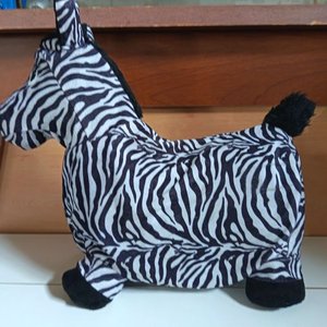 Lote anterior: Burrito de Goma con Funda de Cebra para Niños