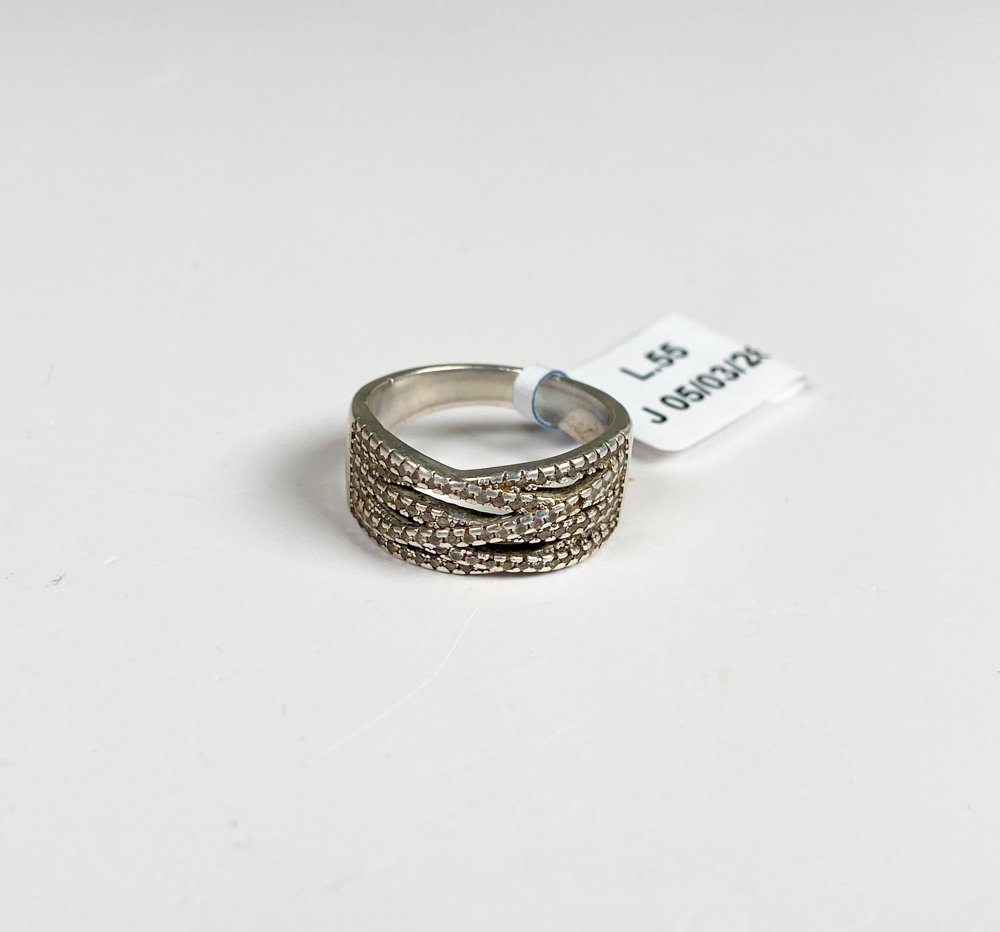 Lote anterior: Anillo de plata con zirconias