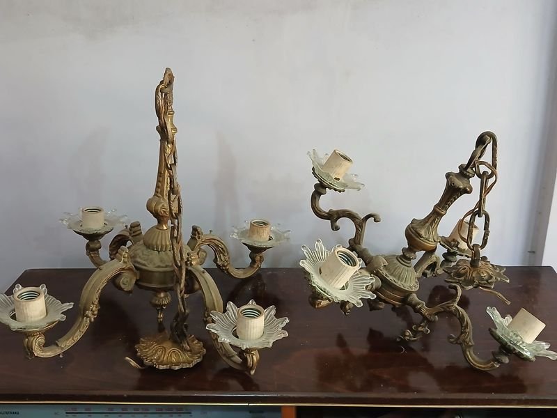 2 Arañas de Bronce con Detalle Decorativo de Cristal
