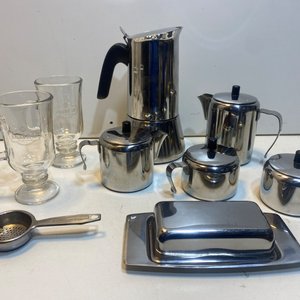 Set de Cafetera Italiana y Accesorios de Acero Inoxidable y Vidrio - imagen 1