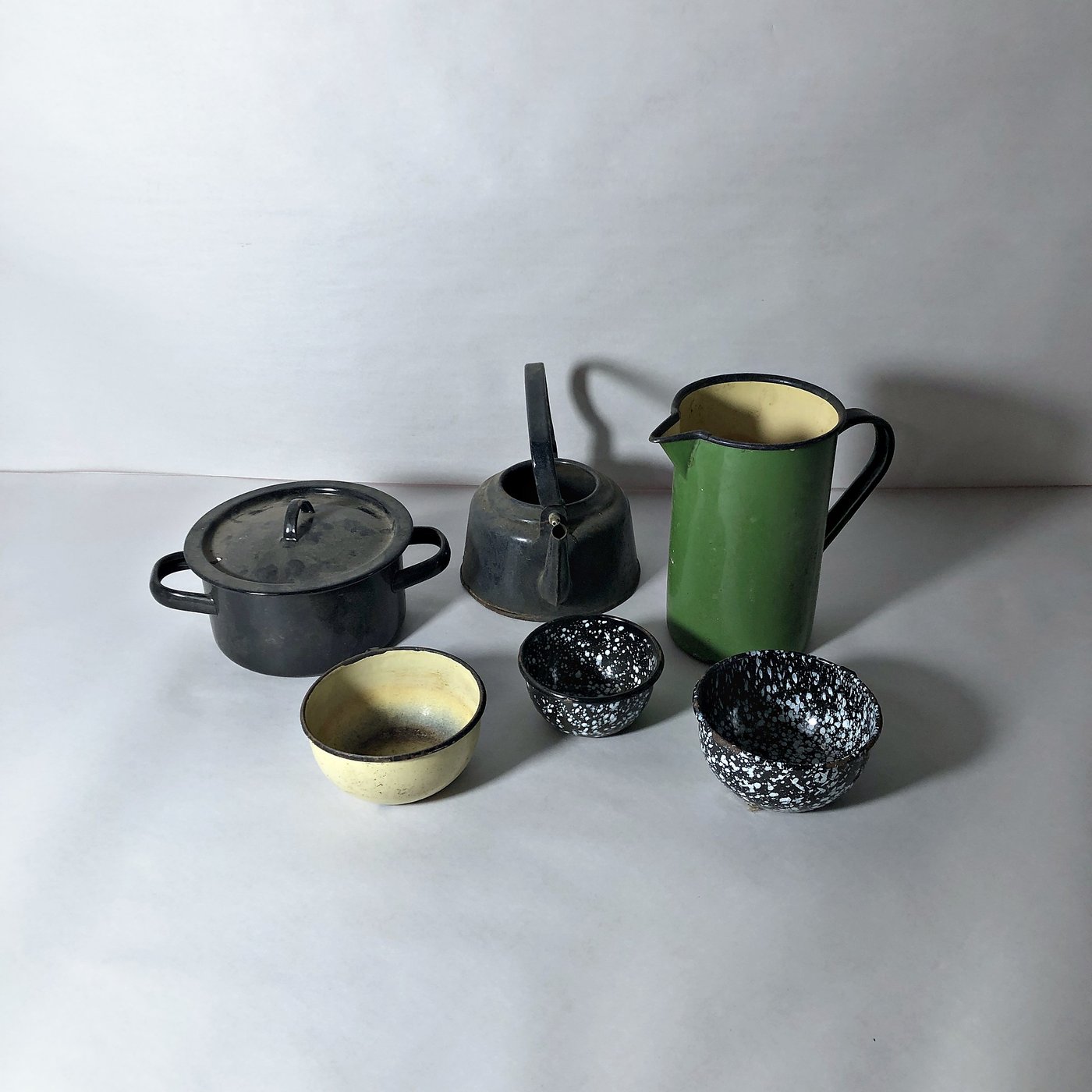 Jarra, Caldera, Olla y Tres Tazas Esmaltadas