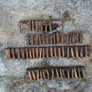 Lote de Clavos Antiguos para Vía de Ferrocarril - imagen 2