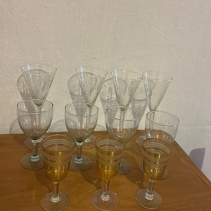 Lote anterior: Juego de 10 Copas de Vidrio Dorado con Diseño Grabado