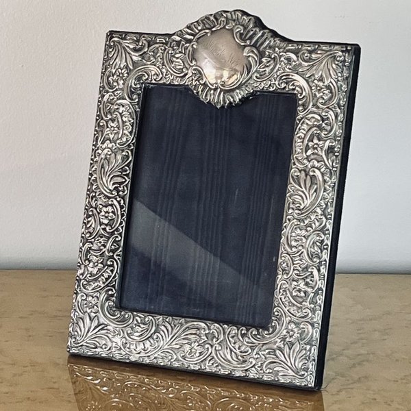 Porta foto Italiano de Roma en madera y plata con diseño en relieve - imagen 2