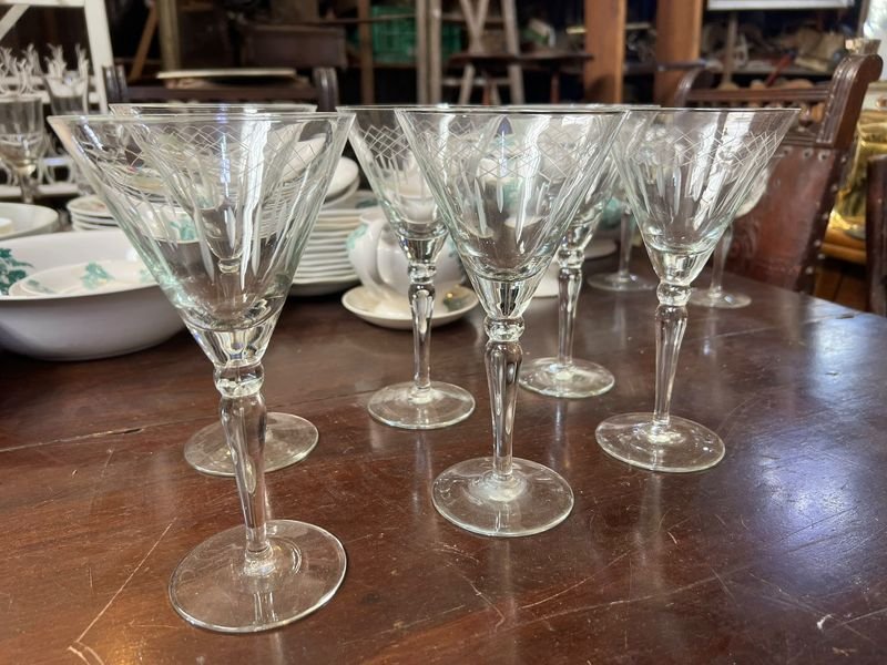 Juego de 6 Copas Antiguas de Cristal Tallado con Decoración Geométrica