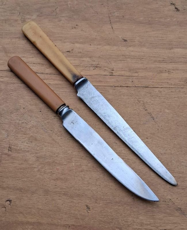 Conjunto de 2 Verijeros Antiguos Sheffield con Mangos de Baquelita