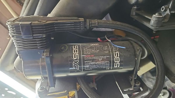 Compresor de Aire Portátil 12V DC 585XQ