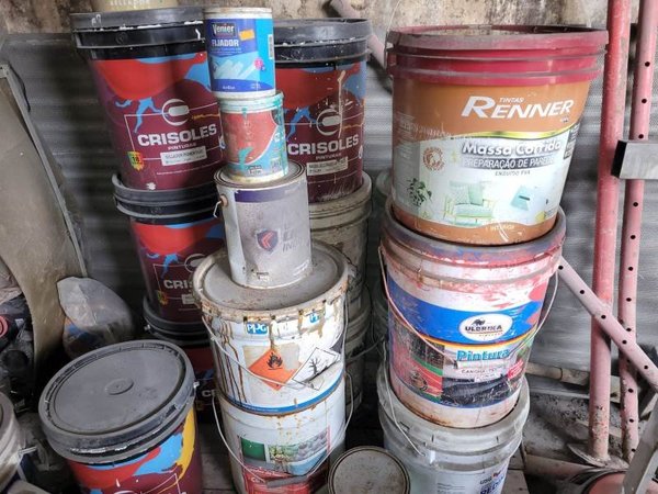 Lote de 18 Tarros de Pintura Varios Colores y Marcas