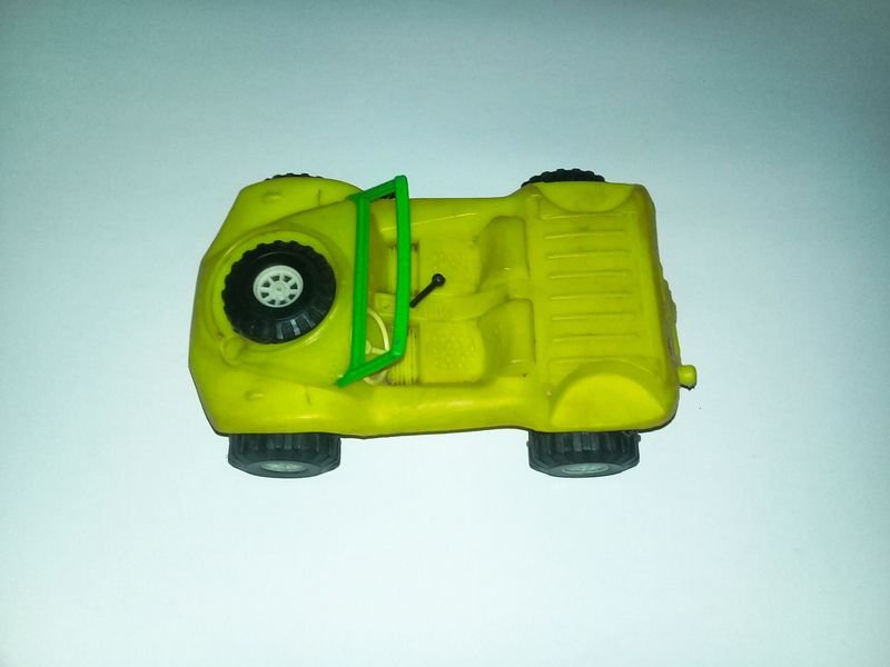 Juguete de coche grande de plástico - imagen 3