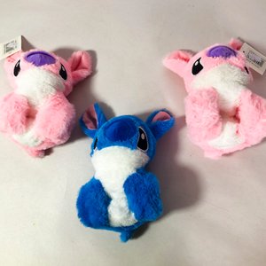 Lote de 19 piezas: 3 peluches, 1 camión de bomberos de juguete y 15 pokebolas - imagen 3