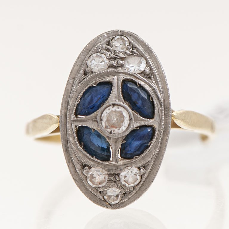 Lote anterior: Anillo de Oro con Brillantes y Zafiros