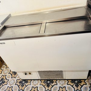 Lote siguiente: Lote #019 – Botellero de 2 puertas ¨CORECO¨ BEG – 100 – EA  made in Spain – 101x55x85cm