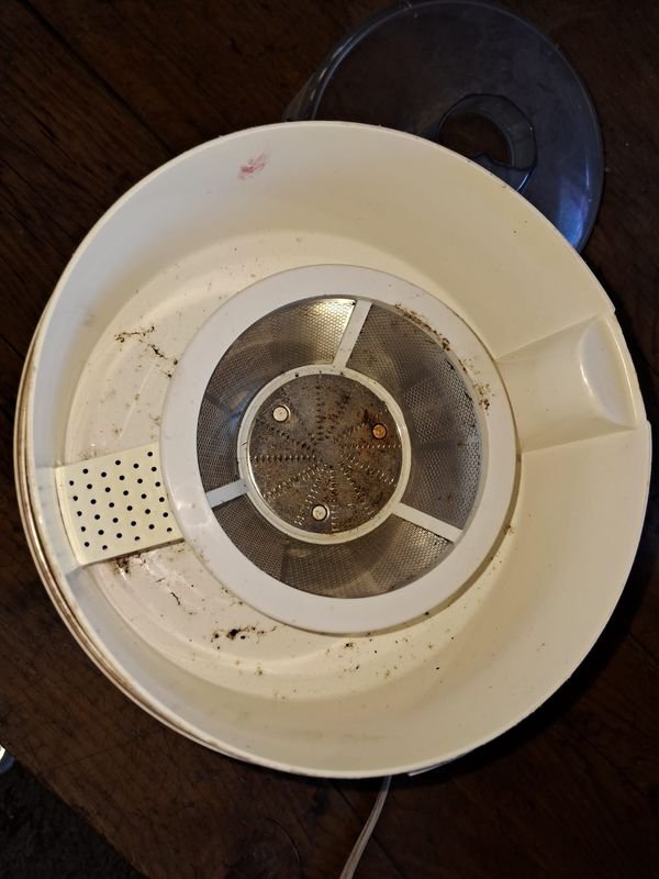 Juguera eléctrica marca Home en buen estado - imagen 2