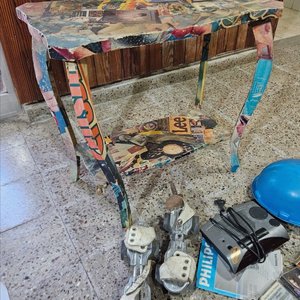 Lote Surtido: Mesa Auxiliar Decorada, Patines, Radio Philips, Walkman y Reloj de Bolsillo - imagen 3