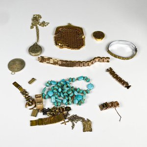 Lote de Joyería y Accesorios: Collar Turquesa, Reloj de Bolsillo, Pulseras y Monedero Dorado - imagen 1