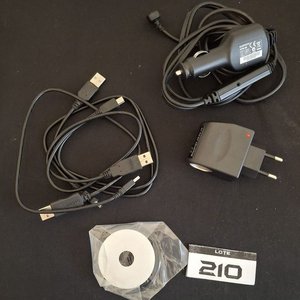 Navegador GPS Garmin nüvi 1390T para Automóvil con Accesorios y Caja - imagen 3