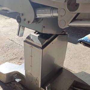 Mesa Quirúrgica Electrohidráulica Segmentada de Acero Inoxidable - imagen 7