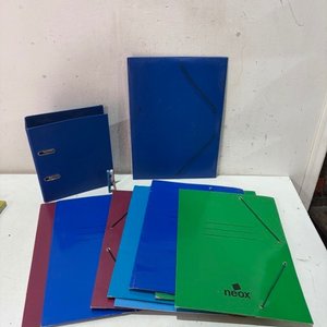 Lote siguiente: Lote de Carpetas Azules y Rojas