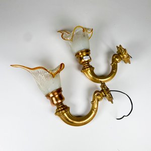 Par de apliques de bronce con tulipas - imagen 2