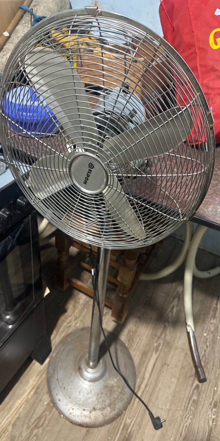 Ventilador Eléctrico de Pie Marca Eldom