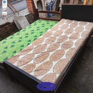 Lote anterior: Dos Camas de Una Plaza con Colchones