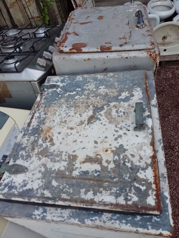 Heladeras antiguas de latón y madera para venta - imagen 9