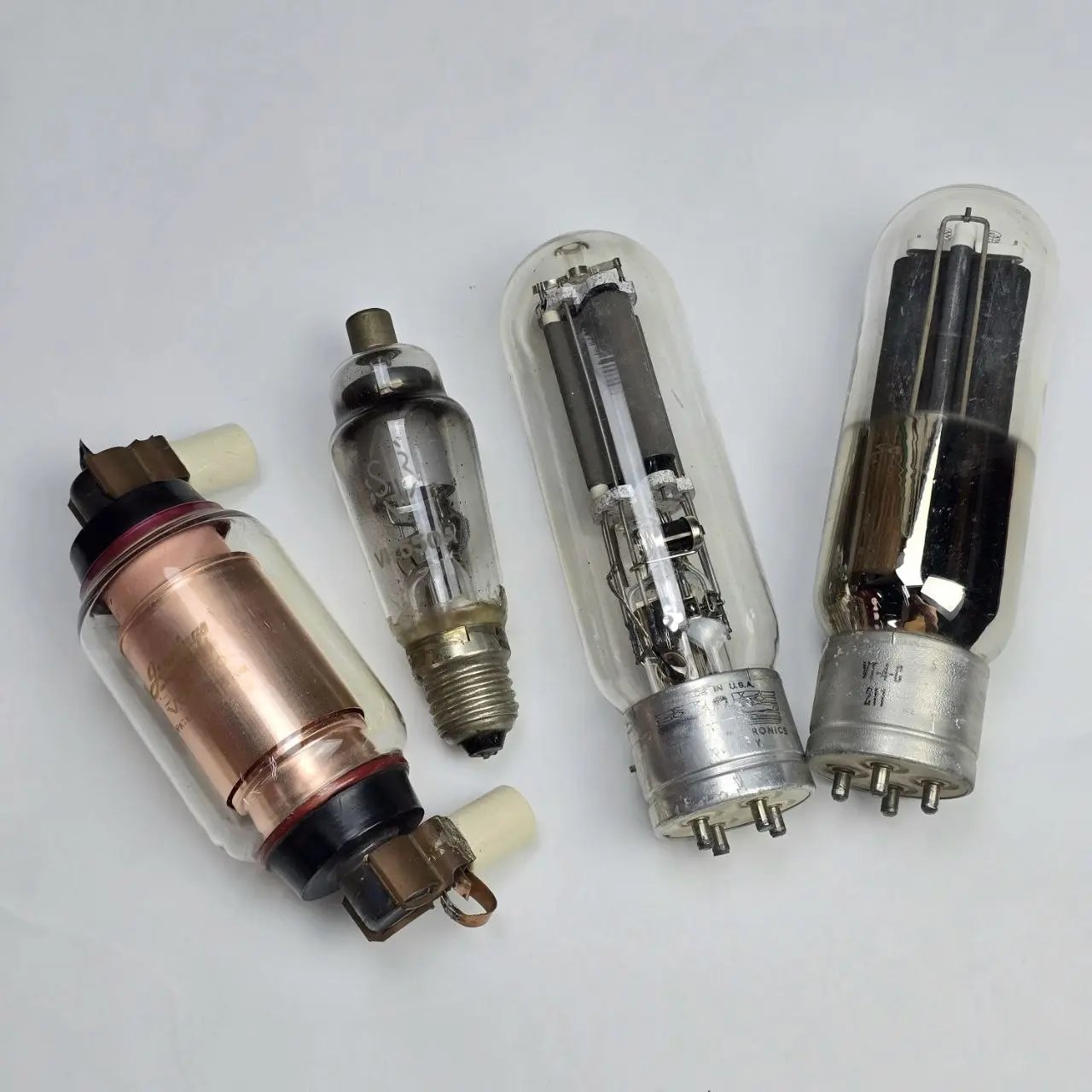 Item lote-30-valvulas-varias-x4 - Image 0