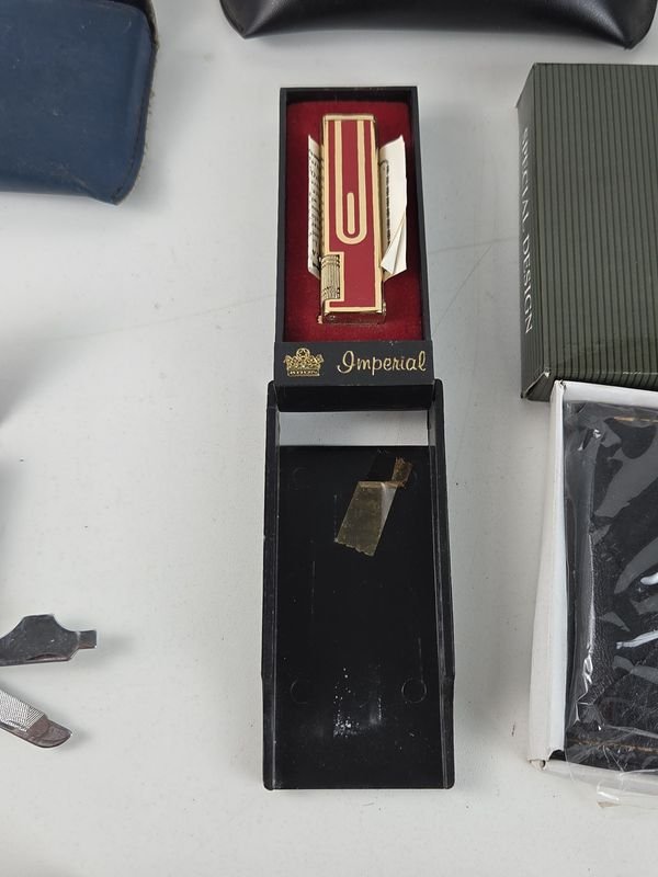 Gran lote de accesorios vintage para radios y encenderos - imagen 2
