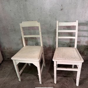 Par de Sillas de Madera Blancas Estilo Clásico - imagen 4