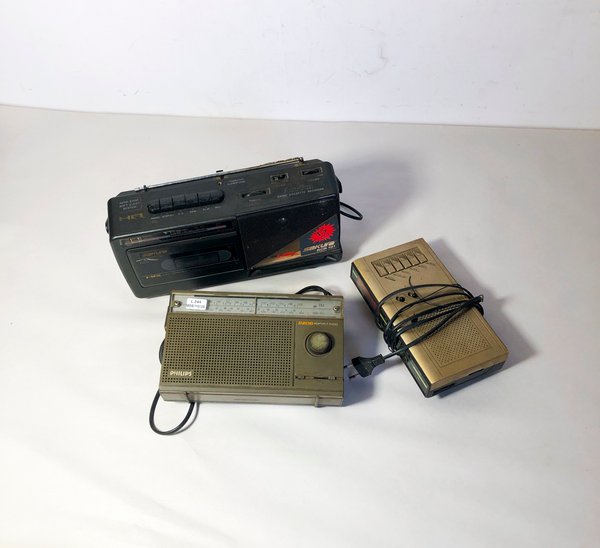 Lote de 3 Radios Portátiles: Sakura, Philips e International