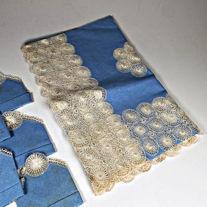 Mantel de Hilo Bordado con 6 Servilletas de Encaje - imagen 5