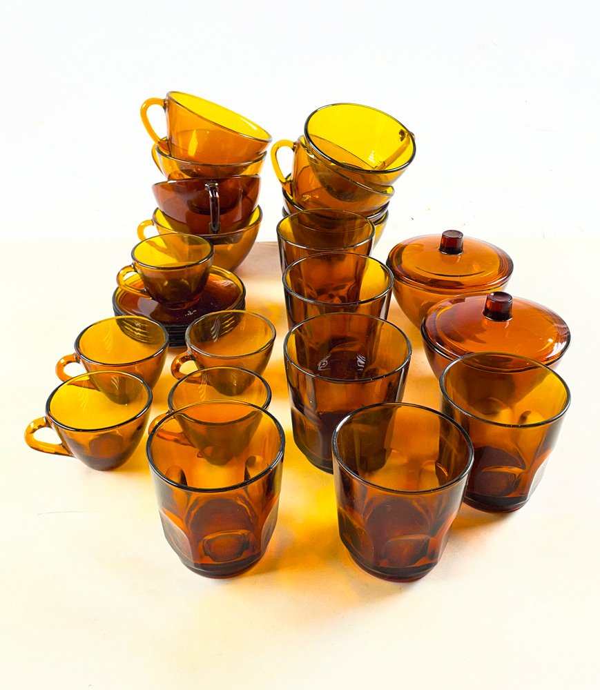 Juego de 24 Piezas de Vidrio Ámbar: Tazas, Pocillos, Platillos, Azucareros y Vasos