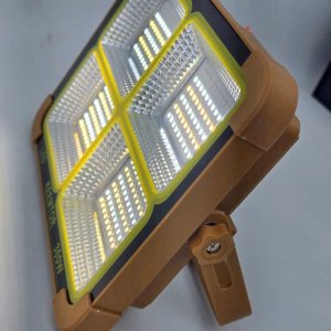 Foco de Trabajo LED Solar KEEMTOR 300W Portátil - imagen 8