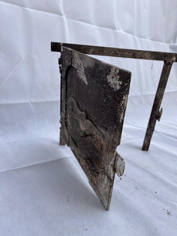 Puerta de horno de barro para venta en subasta - imagen 3