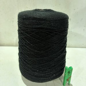 Lote siguiente: Rollo de Hilo Brilloso Negro