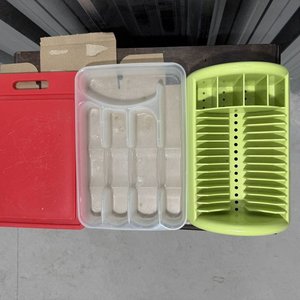 Lote siguiente: Tabla de Cocina Roja, Escurridor y Organizador de Cubiertos