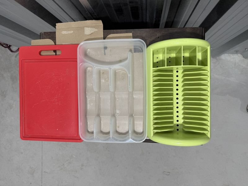 Tabla de Cocina Roja, Escurridor y Organizador de Cubiertos