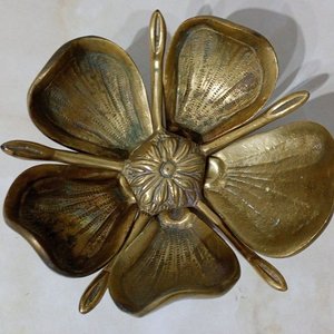 Cenicero Antiguo de Bronce Macizo Flor de Loto Estilo Hollywood Regency - imagen 1