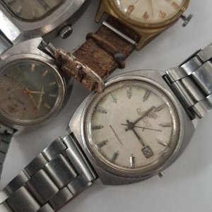 Lote siguiente: Lote de 4 Relojes Mecánicos Vintage para Reparar o Coleccionar