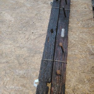 Perchero Rústico de Madera con Ganchos Metálicos - imagen 2