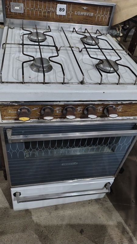 Lote siguiente: Cocina a gas marca Longvie 4 hornallas