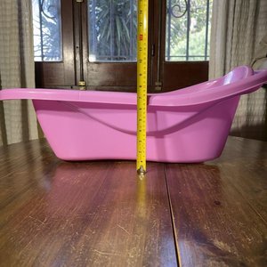 Set de Baño Infantil: Tina Rosada, Soporte Antideslizante y Reductor Fucsia - imagen 9