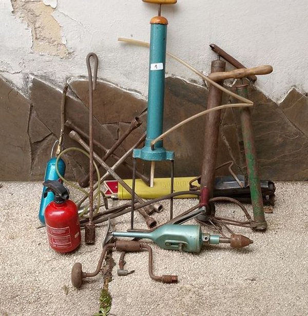 Lote de Inflador, Llave de Rueda, Baliza, Taladro de Mano y Extintor - imagen 1