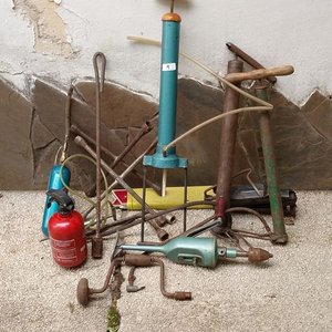 Lote de Inflador, Llave de Rueda, Baliza, Taladro de Mano y Extintor - imagen 1